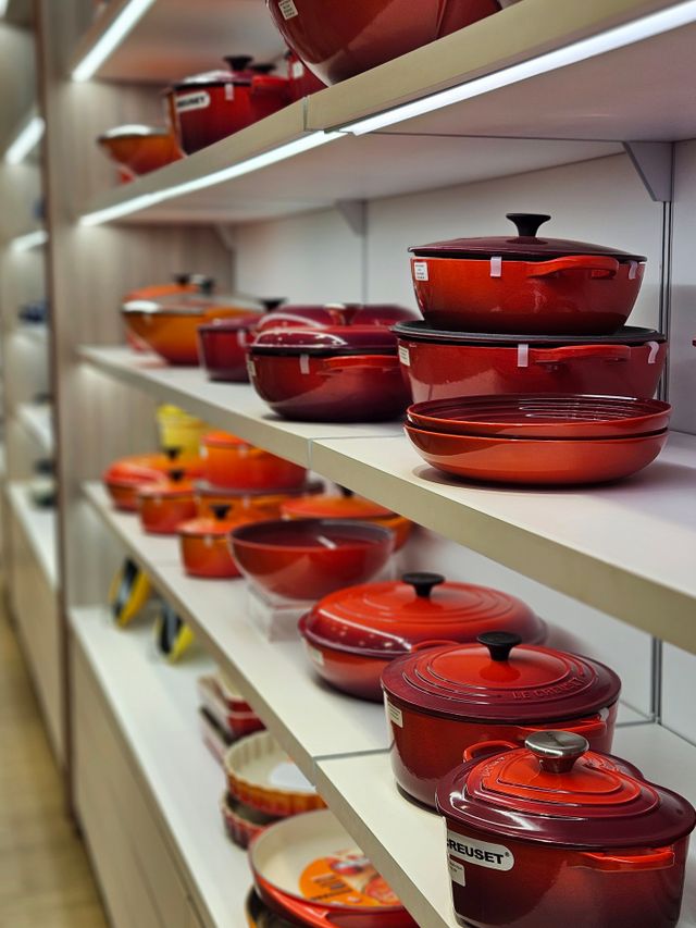 Gietijzer, rvs of keramisch: welk materiaal past het beste bij jouw manier van koken?